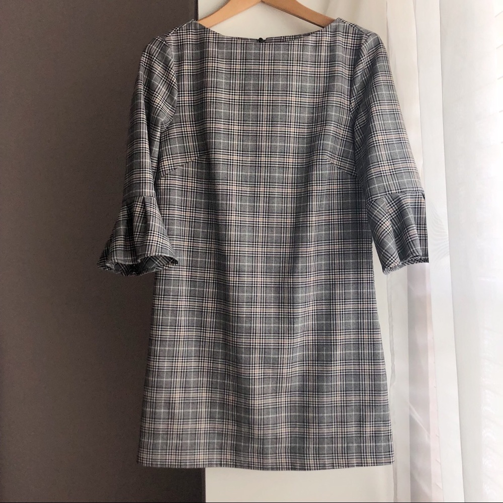 H&M gray plaid printed dress with flute sleeves